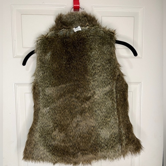 Gap NWT Kids Brown Faux Fur and Brown Reversible Puffer Vest, Size 6/7 Small - Picture 6 of 8